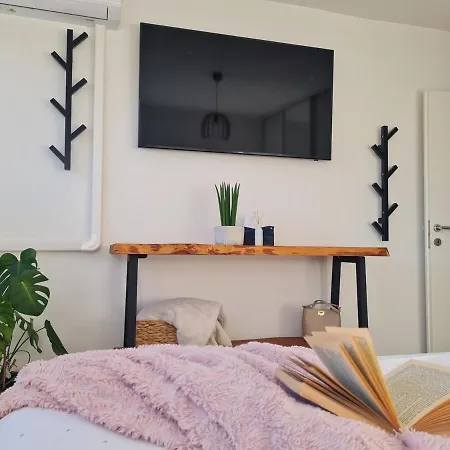 Apartmán Beautiful Sea View, Free Parking, Centre Of *