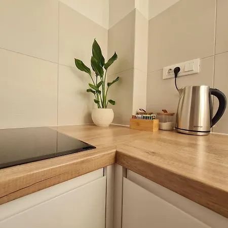 Beautiful Sea View, Free Parking, Centre Of *