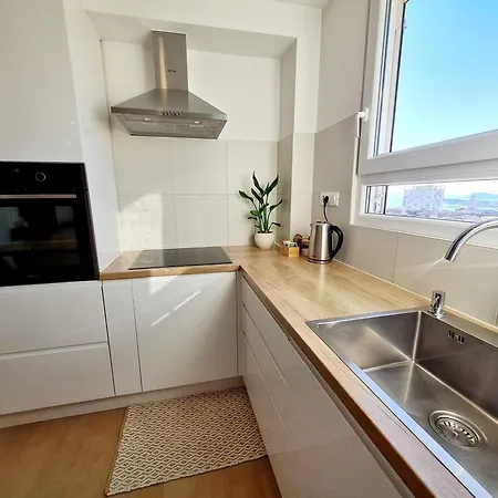 Beautiful Sea View, Free Parking, Centre Of