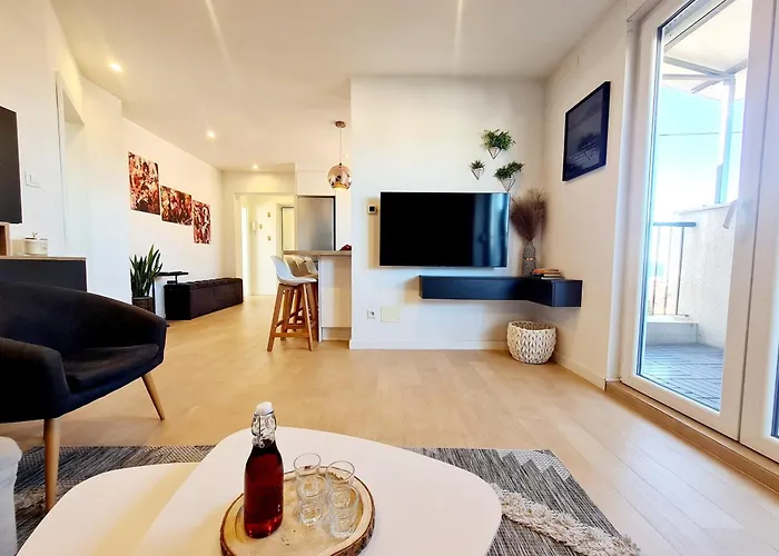 Beautiful Sea View, Free Parking, Centre Of 公寓