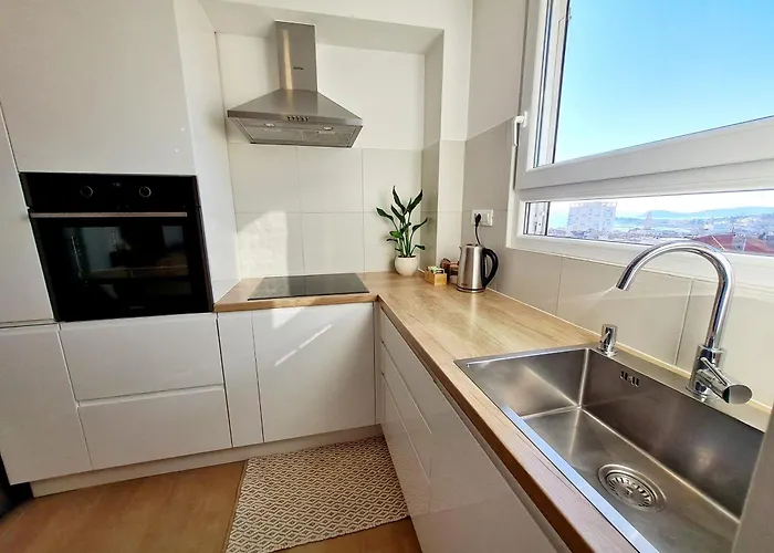 Beautiful Sea View, Free Parking, Centre Of