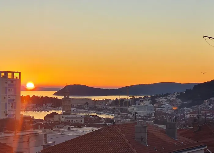 公寓 Beautiful Sea View, Free Parking, Centre Of 斯普利特