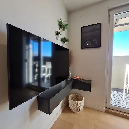 Apartment Beautiful Sea View, Free Parking, Centre Of