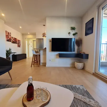 Beautiful Sea View, Free Parking, Centre Of Apartment *