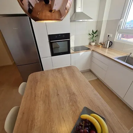 Beautiful Sea View, Free Parking, Centre Of *